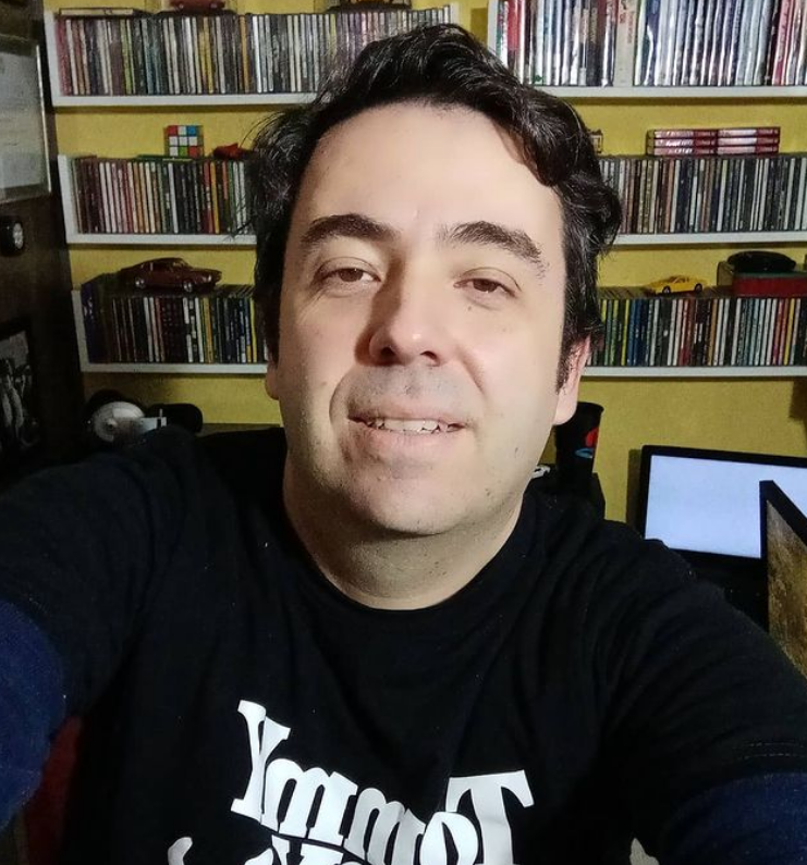 Rafael Dutra, DJ e responsável pela Rádio 80FM